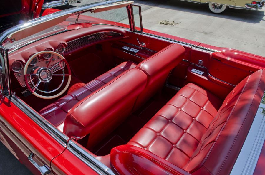  Lincoln Continental Mark V Convertible 1960 года  (фото 48 из 60)